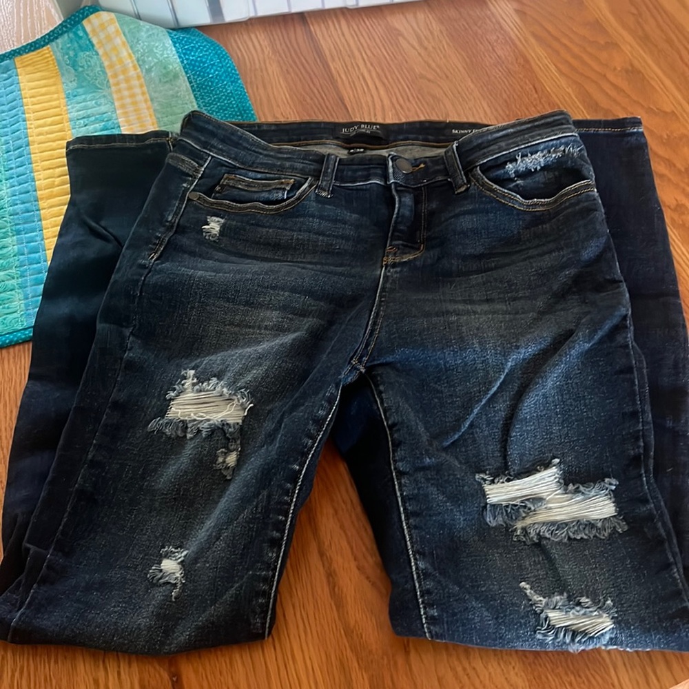 Judy Blue skinny distressed jeans size 9